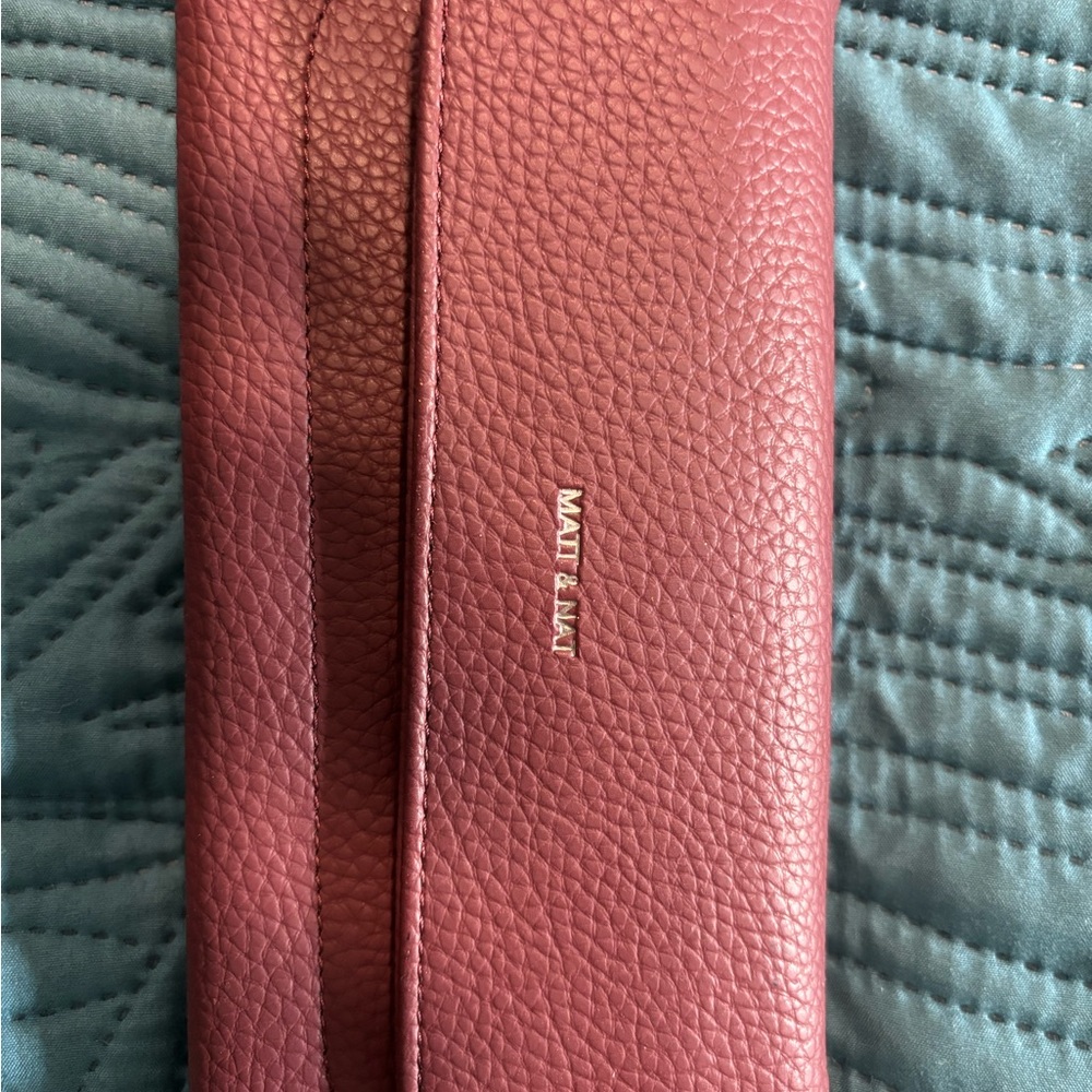 Matt & Nat Women's burgundy clutch